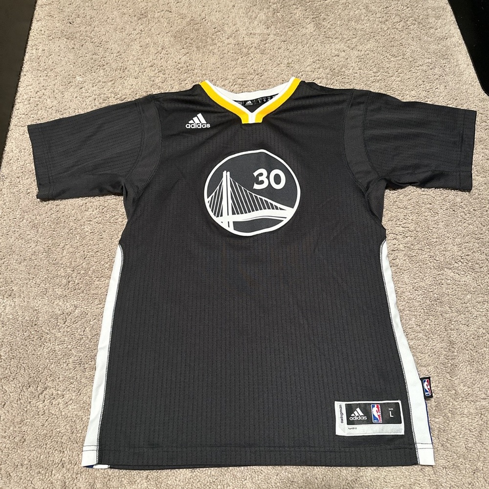 Stephen Curry Golden State Warriors sleeved jersey. Youth Large